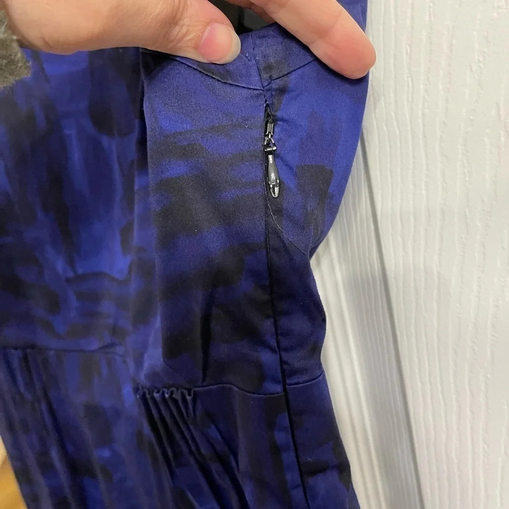 Theory Shyann dress in Blue and Black Brushstroke pattern size 8. NWOT - Picture 4 of 6